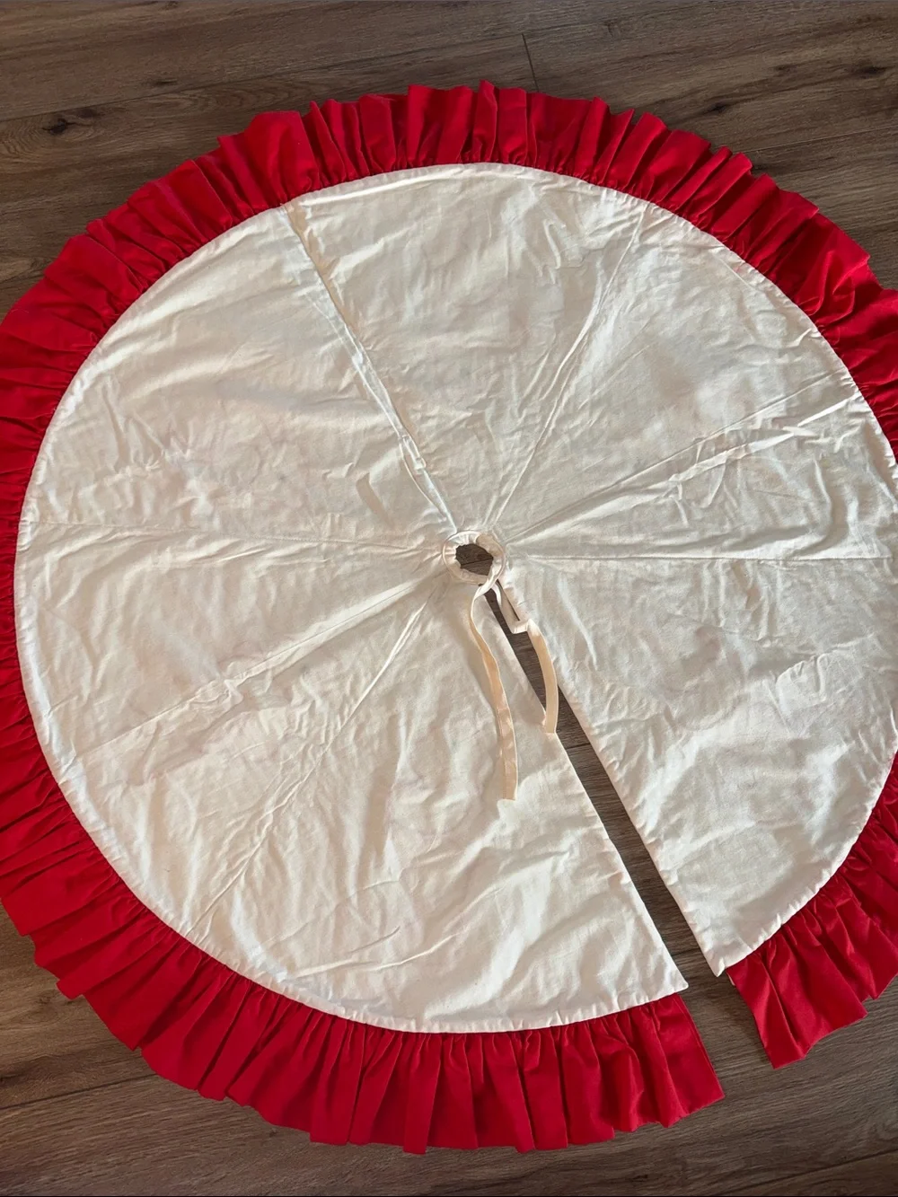 Vintage Bear Red & Plaid Quilted Tree Skirt With Lace and Red Ruffle